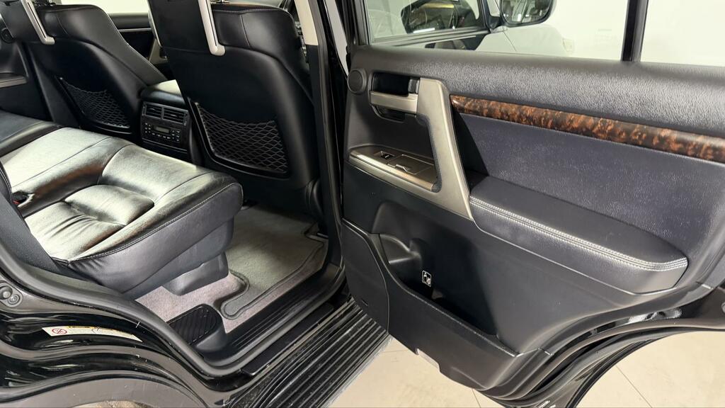 Toyota Land Cruiser V8 Land Cruiser V8 D-4d Silver #22