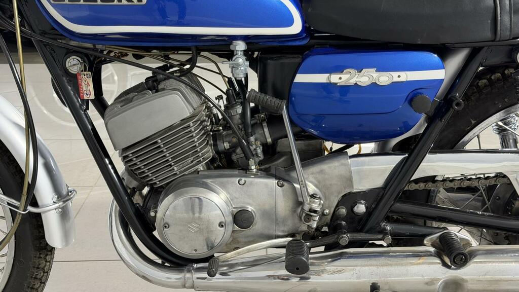 Suzuki  Dl1050rqm0 20My Black #4