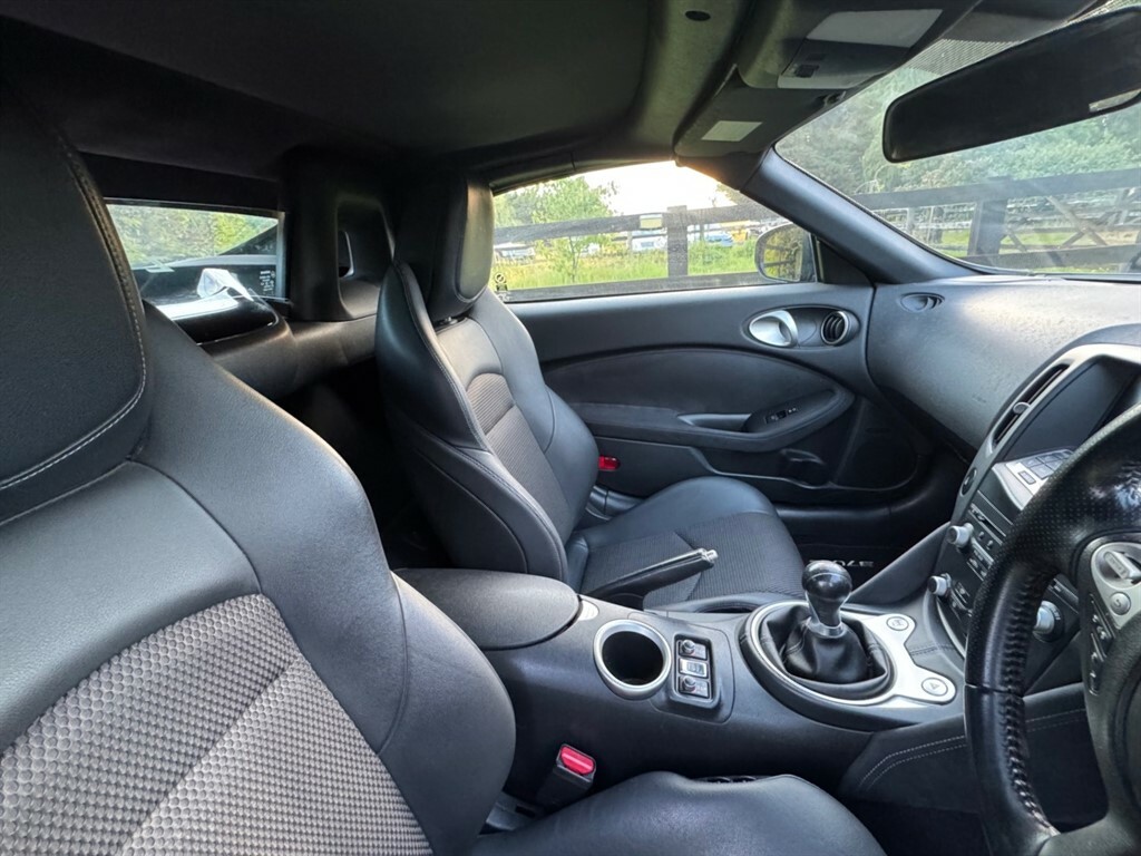 Nissan 370Z 3.7L Gt Black #31