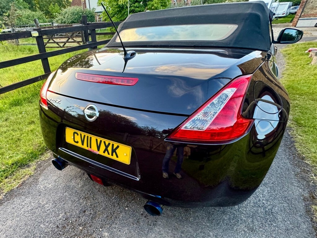 Nissan 370Z 3.7L Gt Black #28