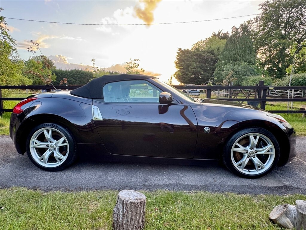 Nissan 370Z 3.7L Gt Black #22