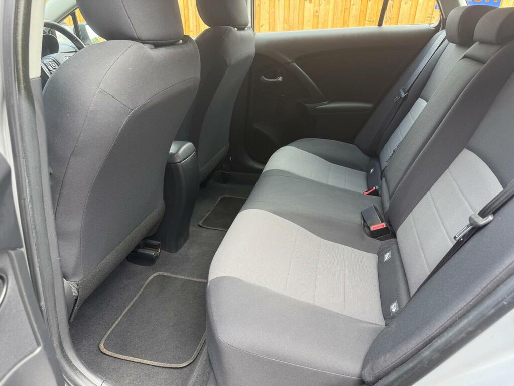 Toyota Avensis 1.6 D-4d Active Touring Sports Euro 6 Ss Silver #6