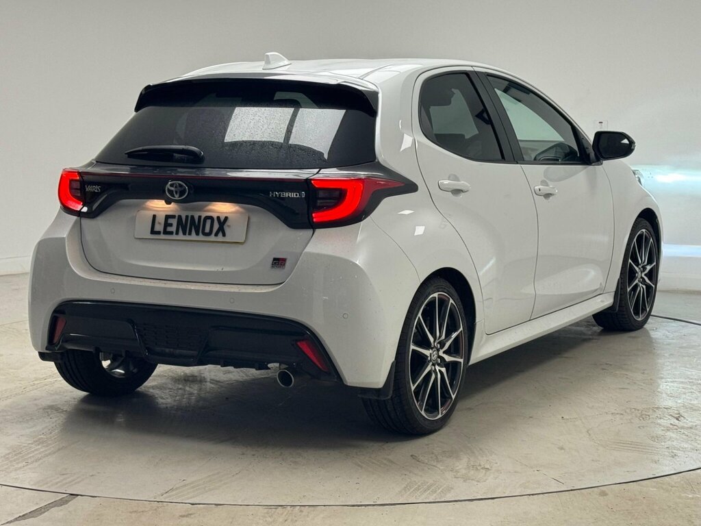 Toyota Yaris 1.5 Vvt-h Gr Sport E-cvt Euro 6 Ss GP23WGJ White #5