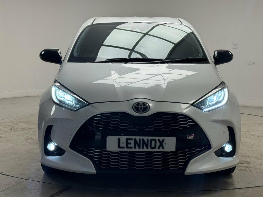 Toyota Yaris 1.5 Vvt-h Gr Sport E-cvt Euro 6 Ss GP23WGJ White