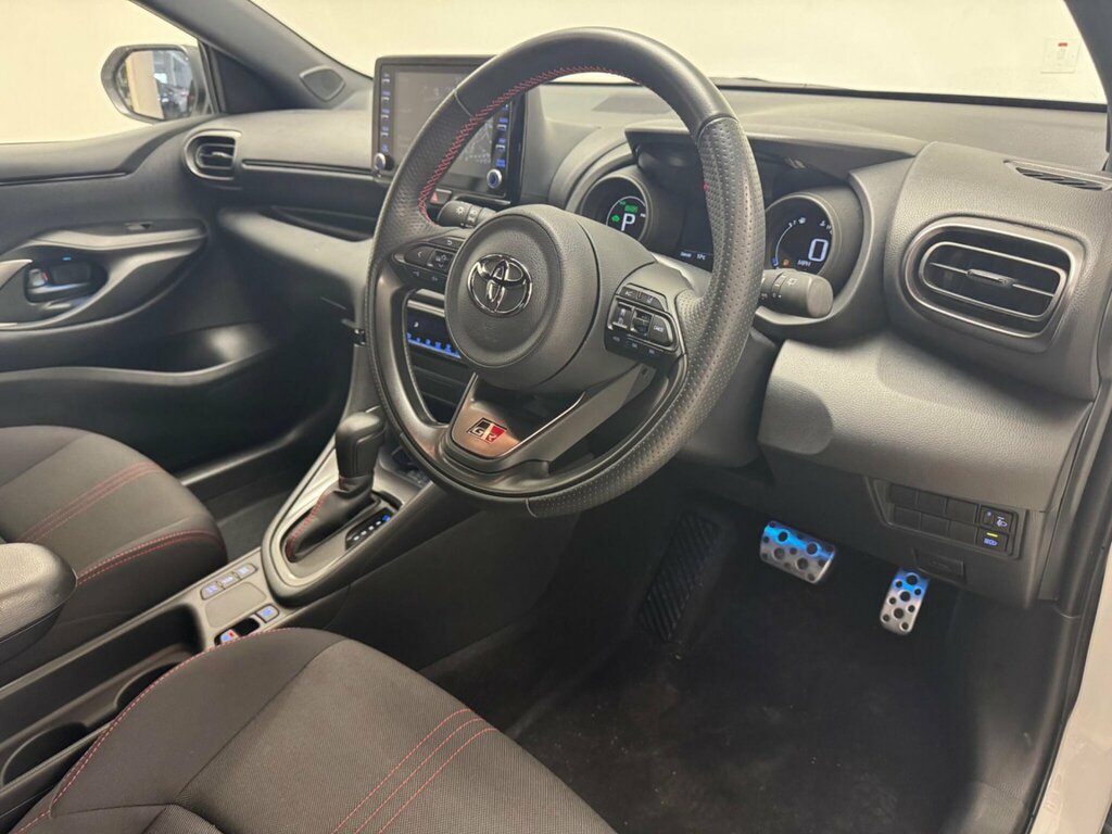 Toyota Yaris 1.5 Vvt-h Gr Sport E-cvt Euro 6 Ss GP23WGJ White #6