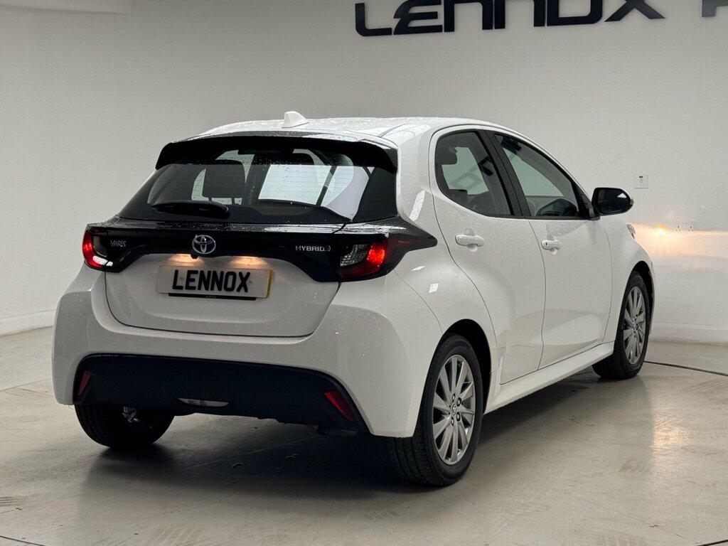 Toyota Yaris 1.5 Vvt-h Icon E-cvt Euro 6 Ss White #5