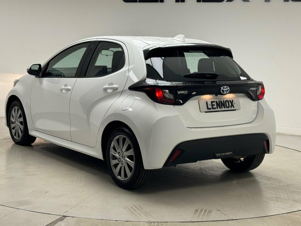 Toyota Yaris 1.5 Vvt-h Icon E-cvt Euro 6 Ss White #3