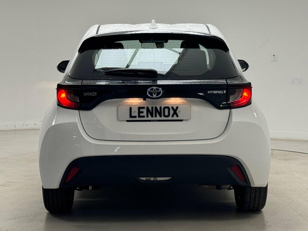 Toyota Yaris 1.5 Vvt-h Icon E-cvt Euro 6 Ss White #4
