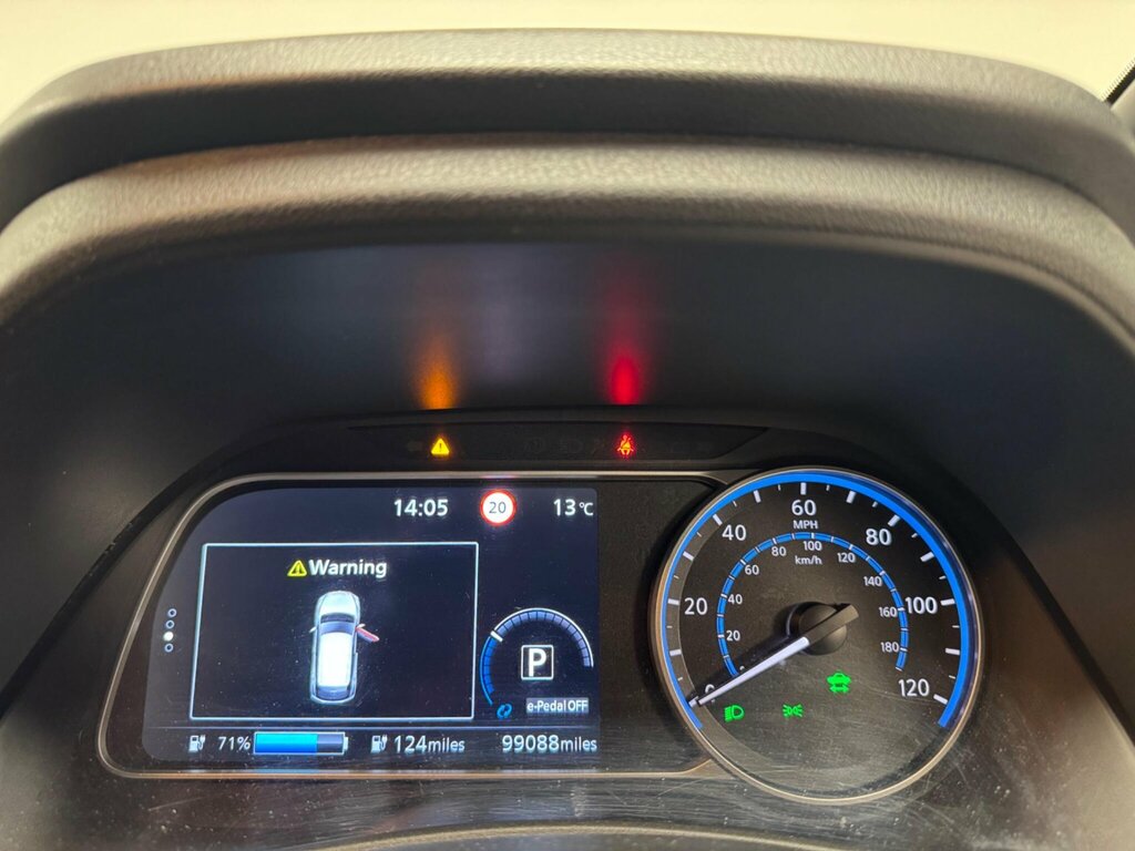 Nissan Leaf 40Kwh Tekna Hatchback Silver #18