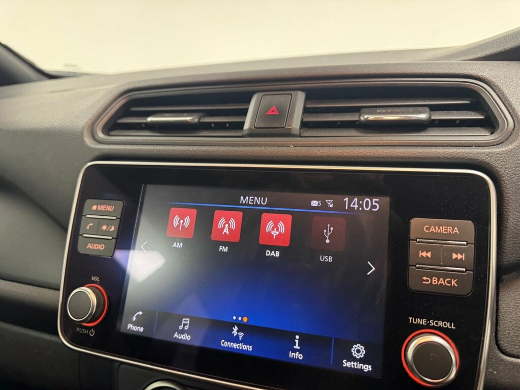 Nissan Leaf 40Kwh Tekna Hatchback Silver #17