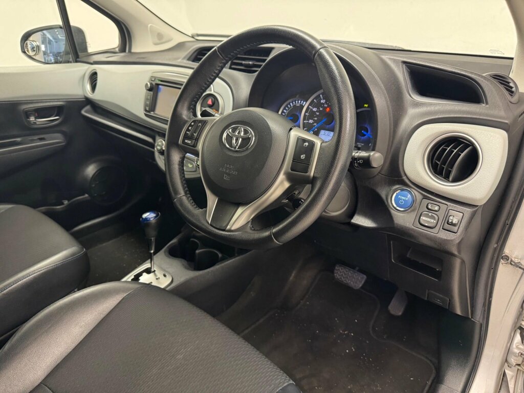 Toyota Yaris 1.5 Vvt-h T Spirit Cvt Euro 5 Silver #6