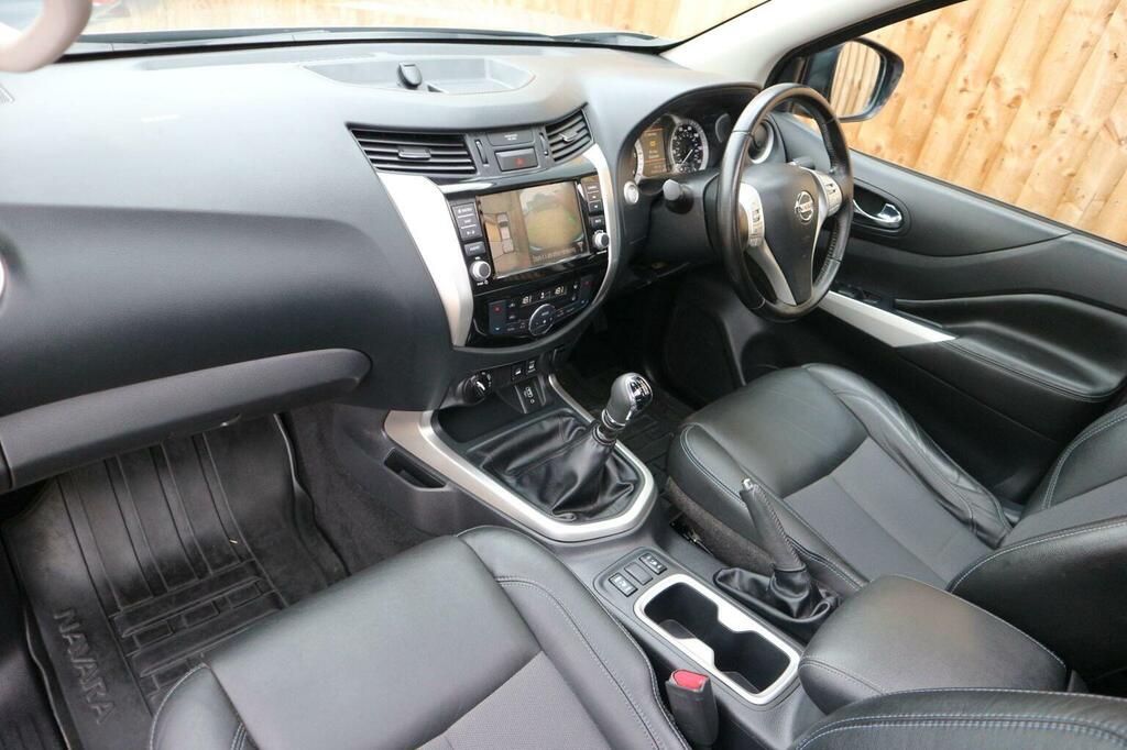 Nissan Navara Tekna Red #24