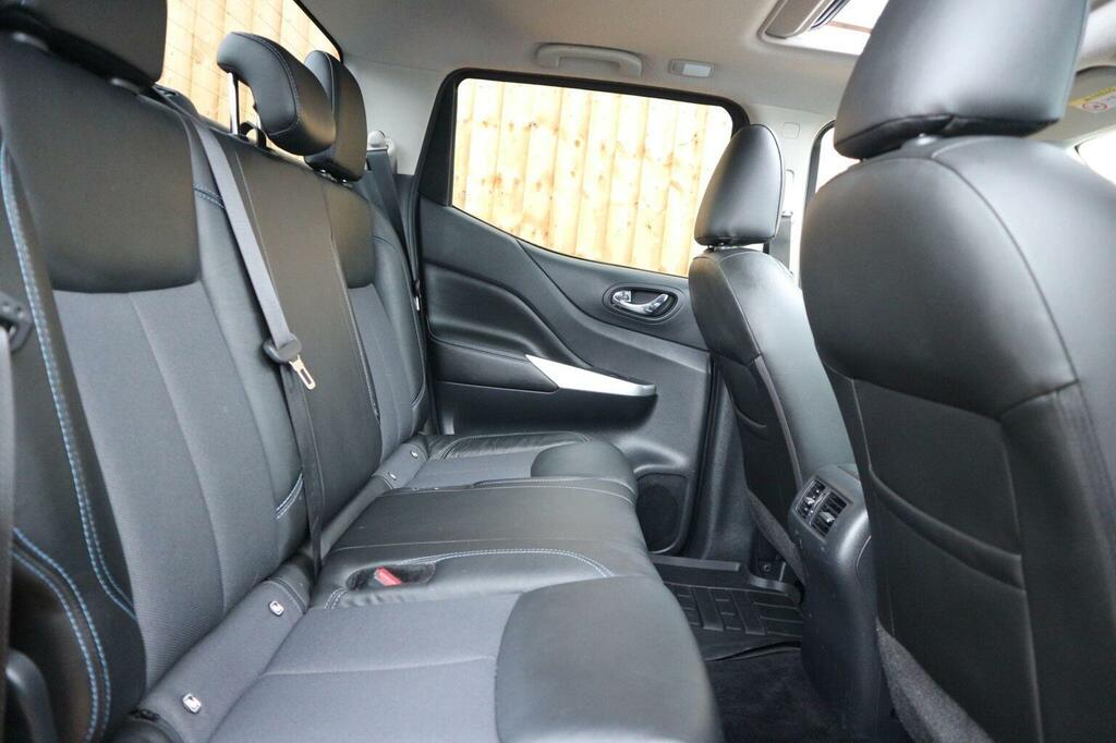 Nissan Navara Tekna Red #32