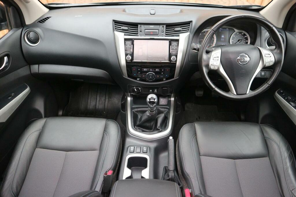 Nissan Navara Tekna Red #25