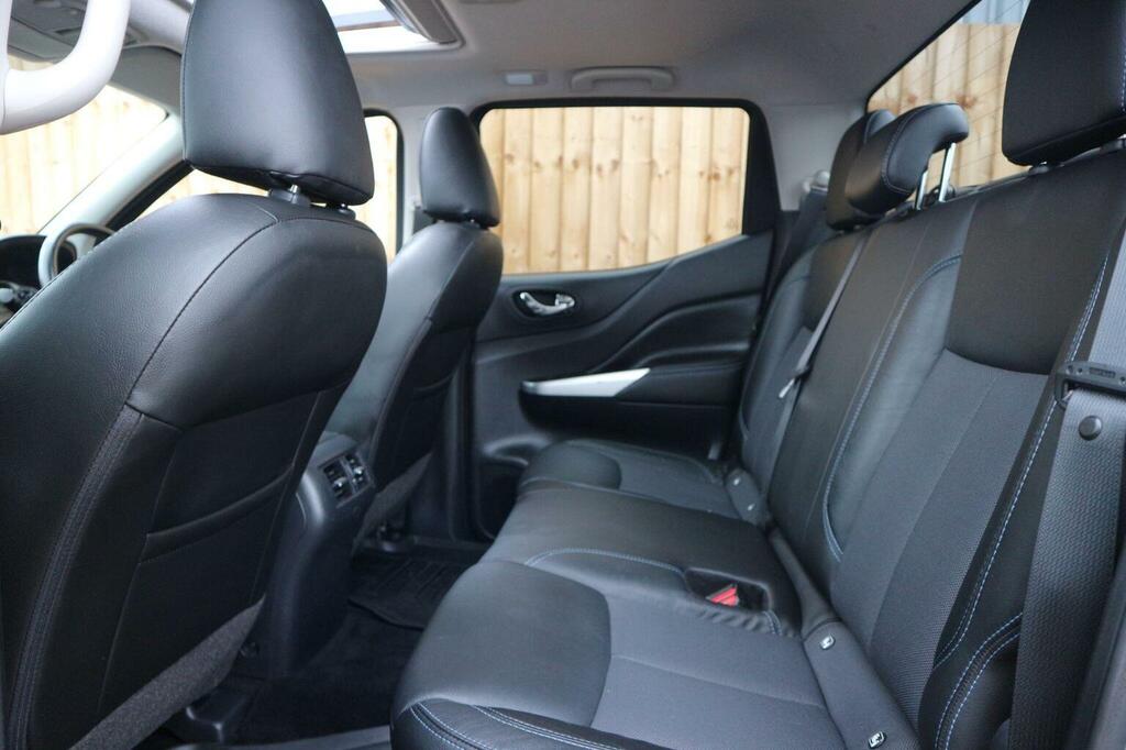 Nissan Navara Tekna Red #33