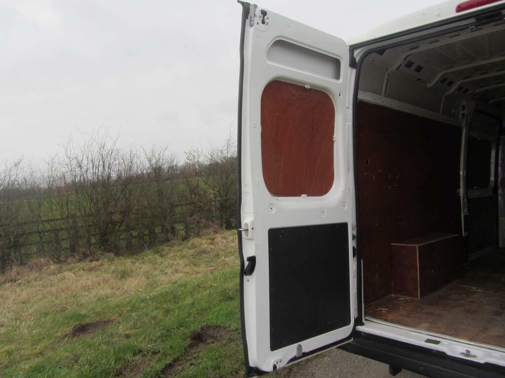 Peugeot Boxer 2L Professional White #9