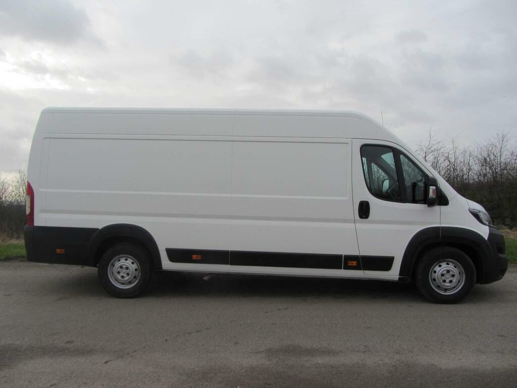 Peugeot Boxer 2.0 Bluehdi 435 Professional L4 H2 Euro 6 White #2