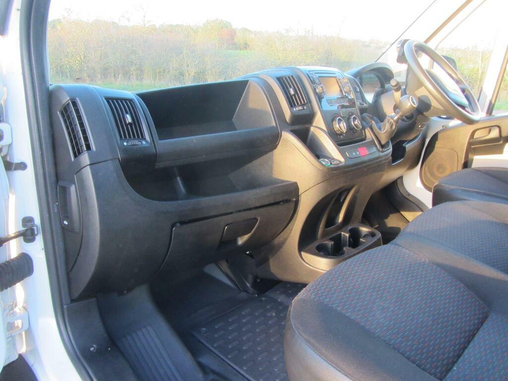 Peugeot Boxer 2L Professional White #25