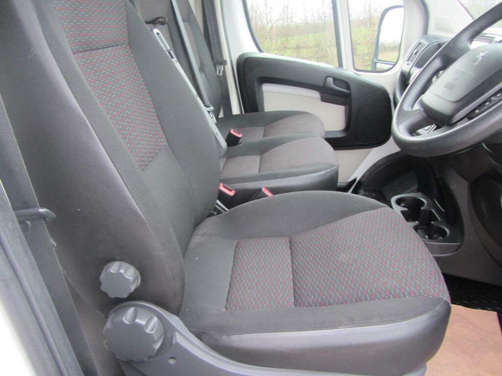 Peugeot Boxer 2L Professional White #11