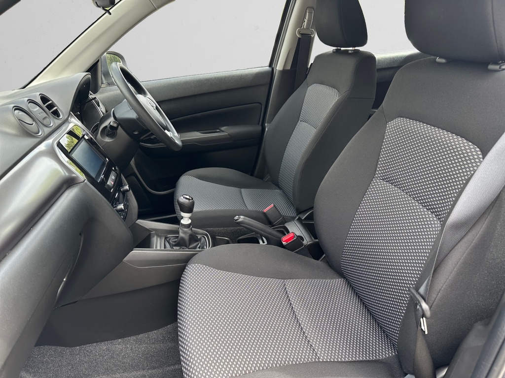 Suzuki Vitara 1.4 Boosterjet 48V Hybrid Go Grey #5