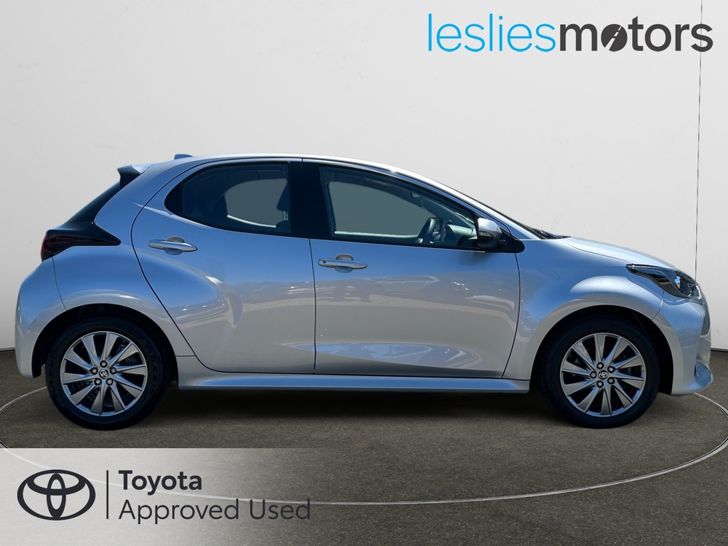 Toyota Yaris 1.5 Hybrid Icon Cvt Silver #4