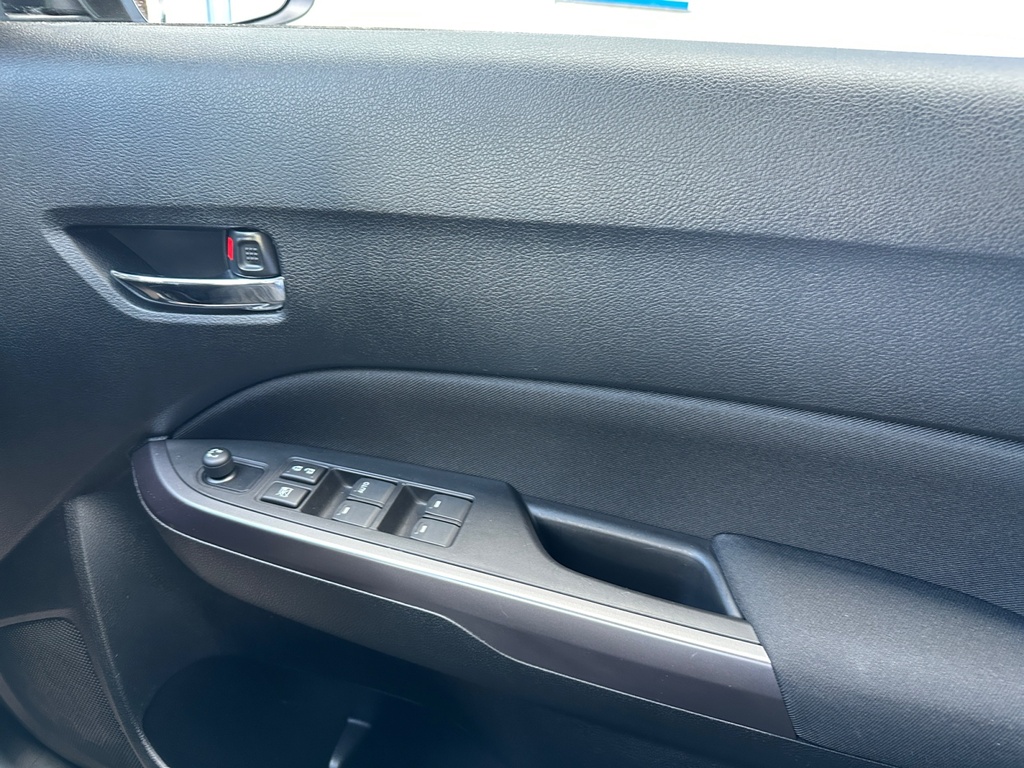 Suzuki Vitara 61Kwh Motion 2Wd White #22