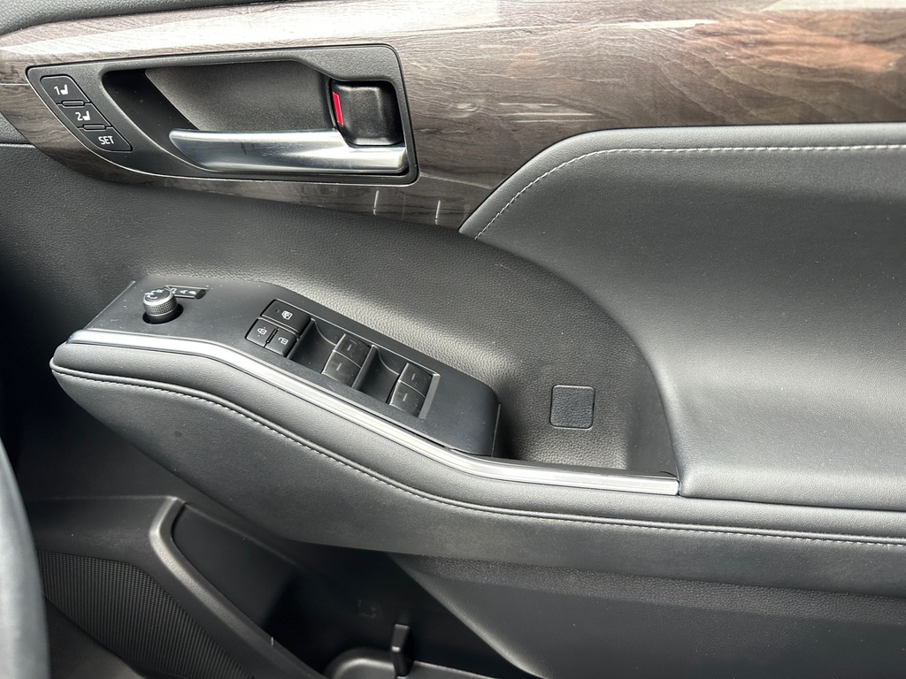 Toyota Highlander Excel Grey #22