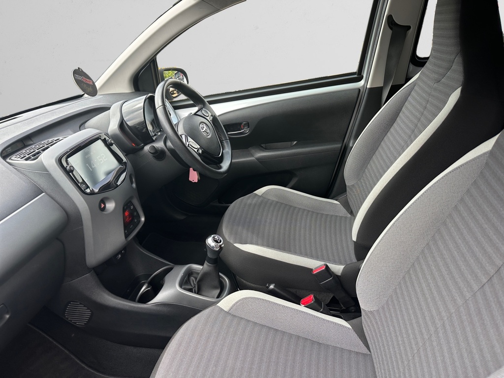 Toyota Aygo 1.0 Vvt-i X-trend Silver #5