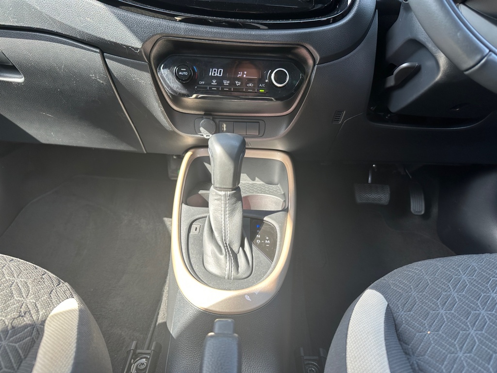 Toyota Aygo X 1L Edge Red #8