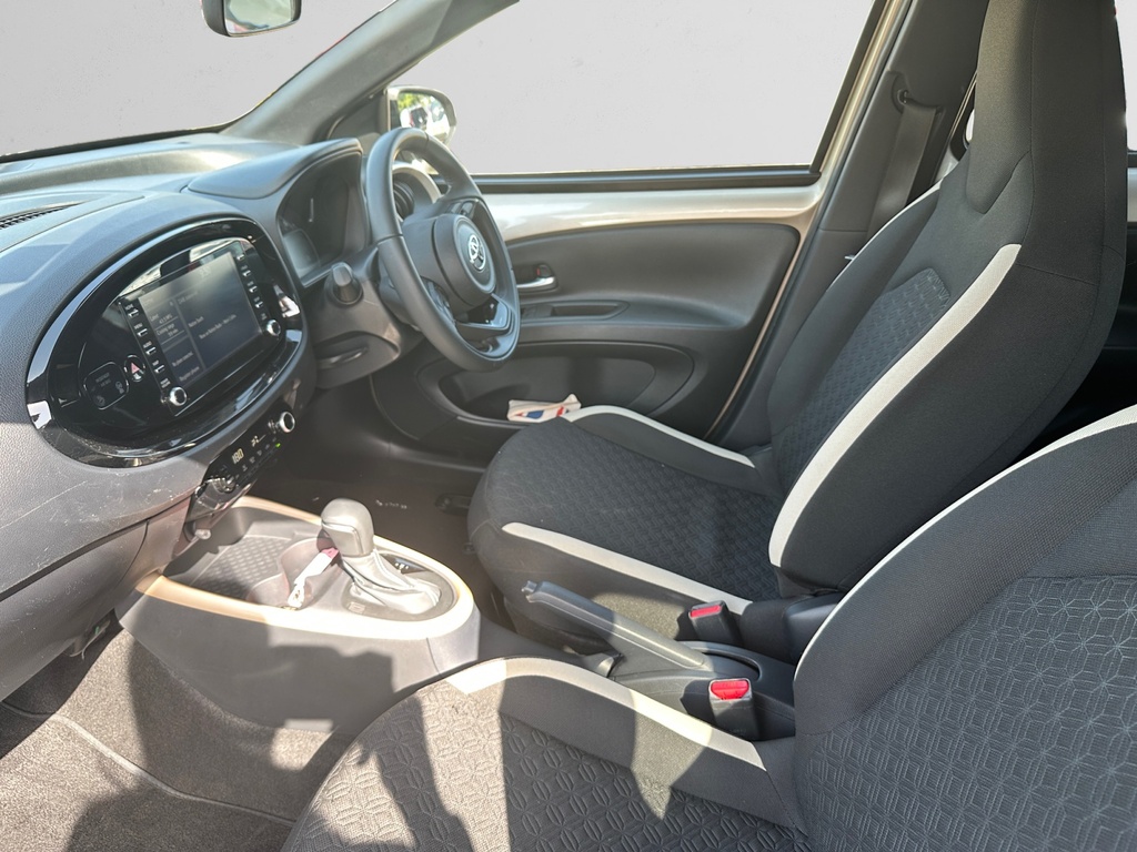 Toyota Aygo X 1.0 Vvt-i Edge Beige #5
