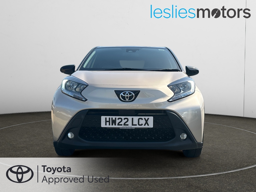 Toyota Aygo X 1.0 Vvt-i Edge Beige #2
