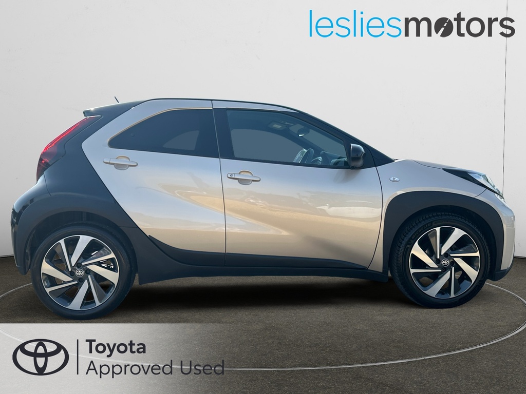 Toyota Aygo X 1.0 Vvt-i Edge Beige #4