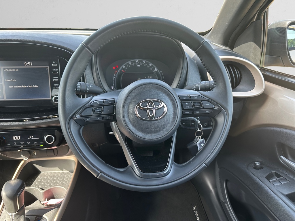 Toyota Aygo X 1L Edge Red #7