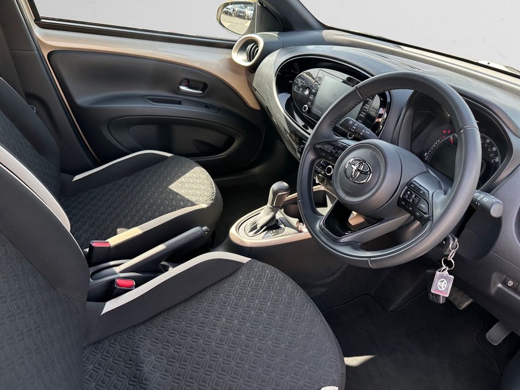 Toyota Aygo X 1L Edge Red #11