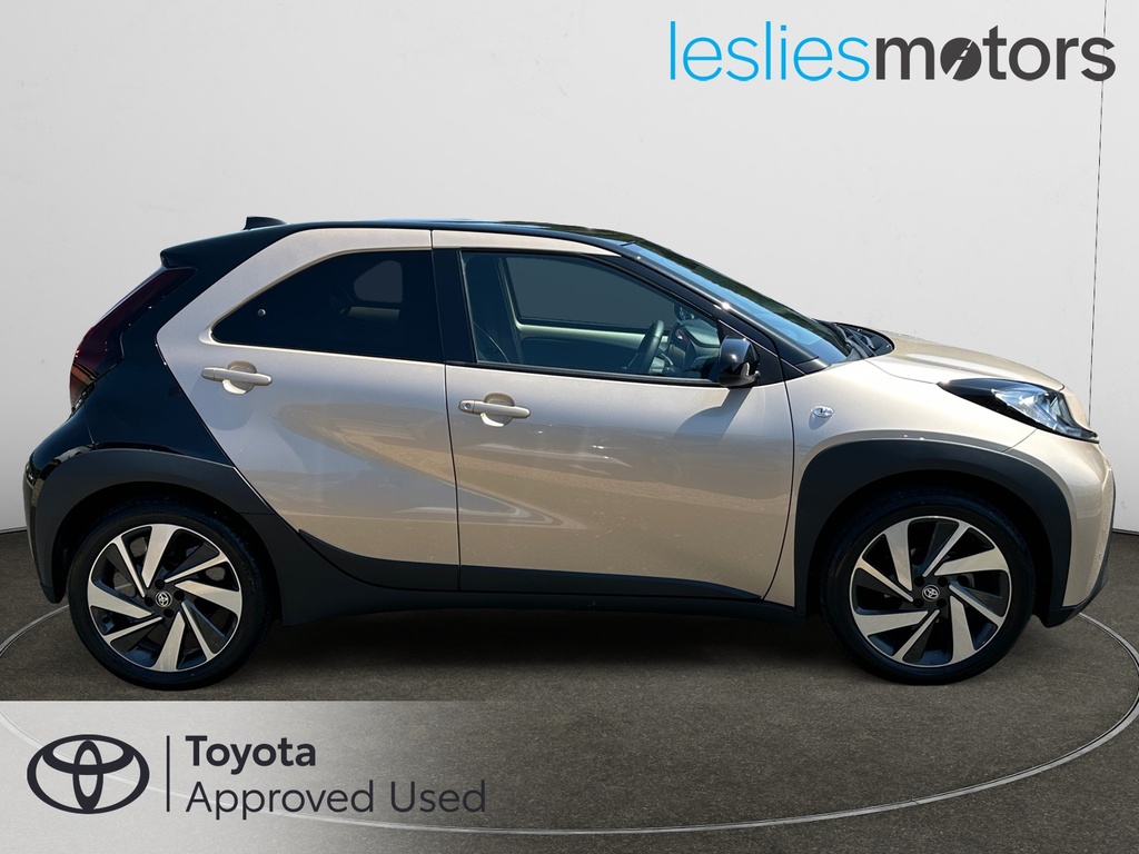 Toyota Aygo X 1.0 Vvt-i Edge Beige #4