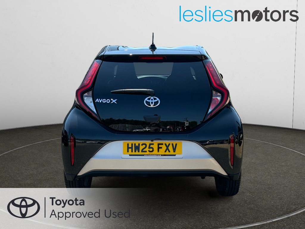 Toyota Aygo X 1.0 Vvt-i Edge Beige #3