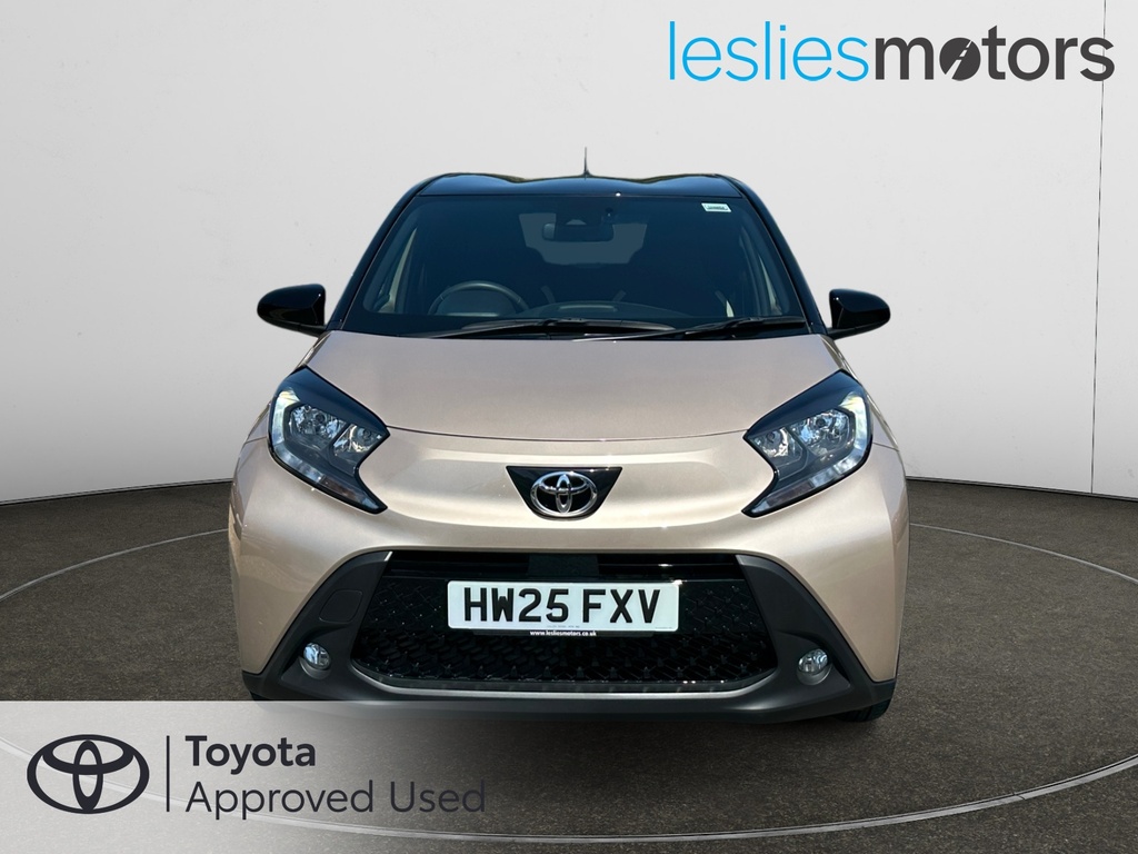 Toyota Aygo X 1.0 Vvt-i Edge Beige #2