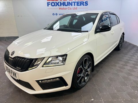 Skoda Octavia 2.0 Tdi Vrs White #4