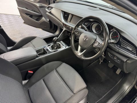 Vauxhall Insignia 1.5 Turbo D Se Nav White #8
