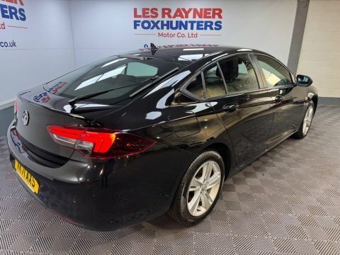 Vauxhall Insignia 1.5 Turbo D Se Nav White #20