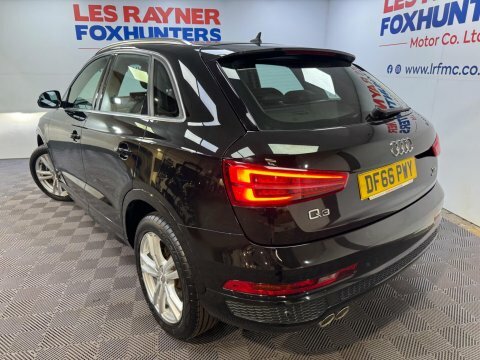 Audi Q3 2.0 Tdi S Black #3