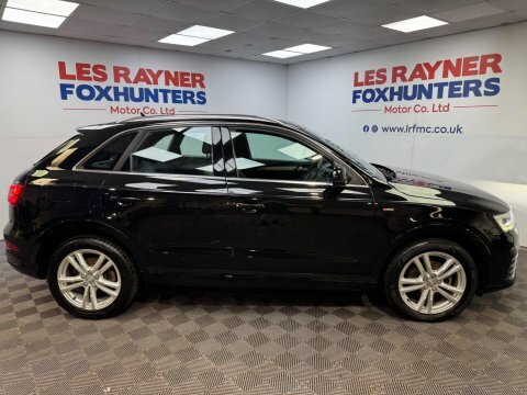 Audi Q3 2.0 Tdi S Black #2