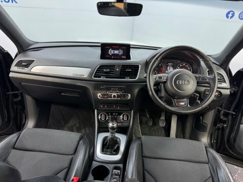 Audi Q3 2.0 Tdi S Black #4