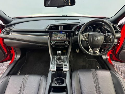 Honda Civic 1.0 Vtec Turbo Red #4