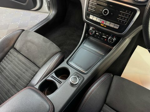 Mercedes-Benz CLA Class Cla 200D Sport Black #16