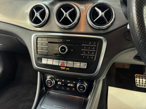 Mercedes-Benz CLA Class Cla 200D Sport Black #30