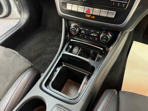 Mercedes-Benz CLA Class Cla 200D Sport Black #35