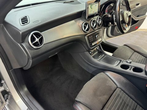 Mercedes-Benz CLA Class Cla 200D Sport Black #42