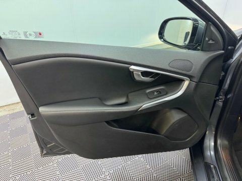 Volvo V40 2013 1.6L T2 Se Lux 118 Bhp Blue #42