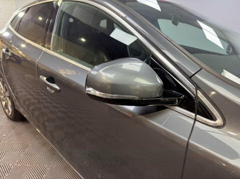 Volvo V40 2013 1.6L T2 Se Lux 118 Bhp Blue #65